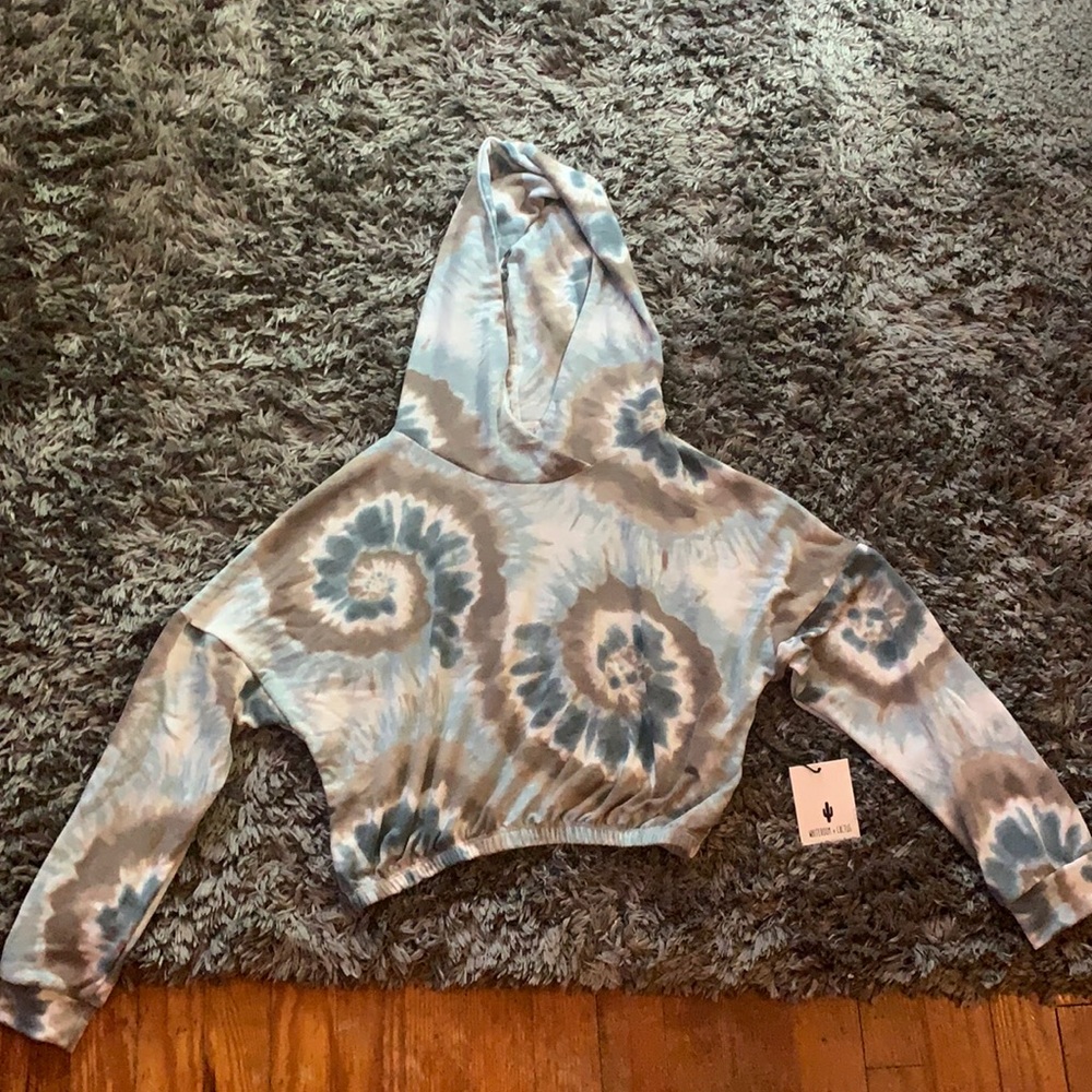 Cropped tie-dye hoodie, size large, never worn